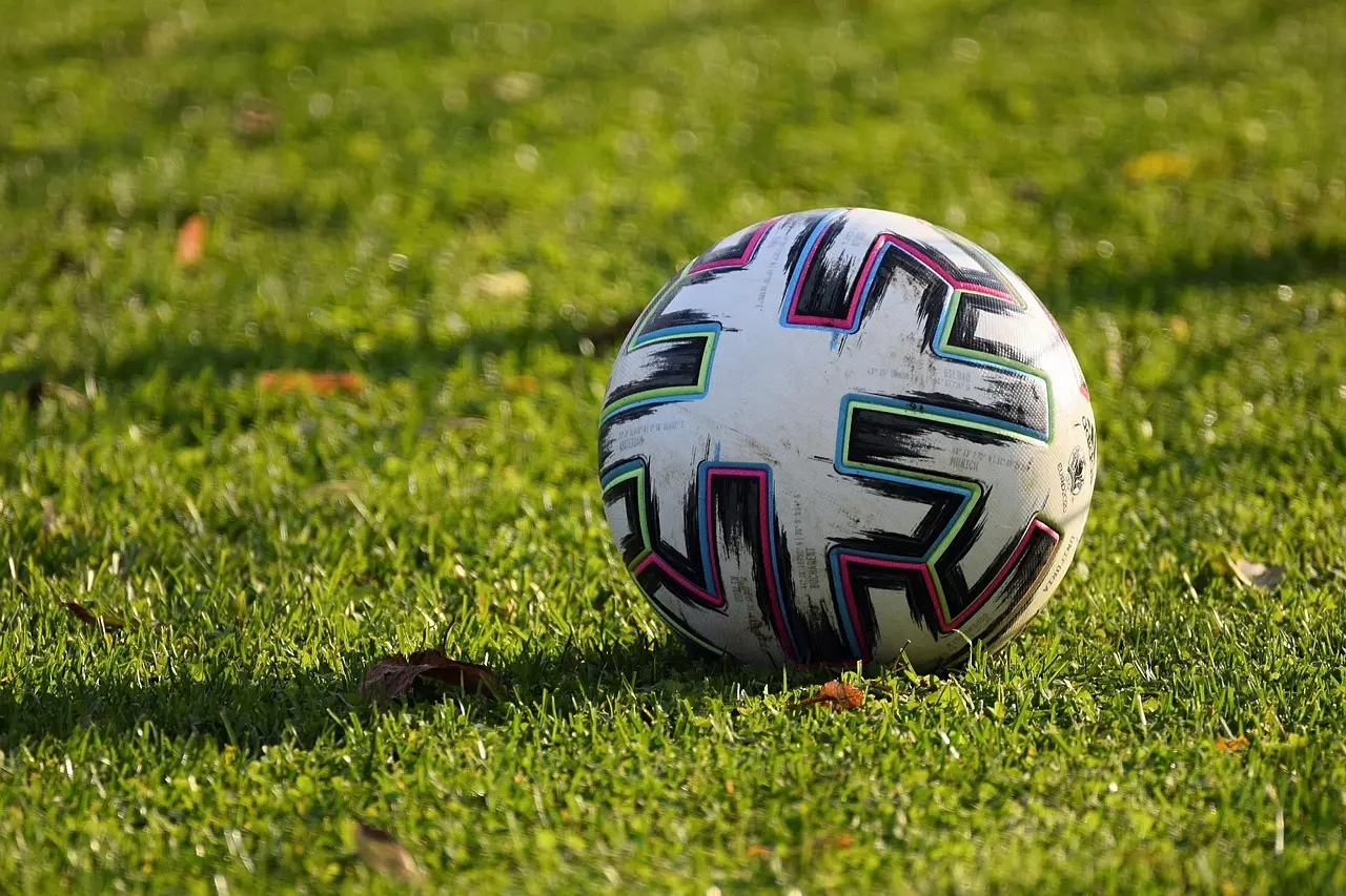 Derde Divisie (Sunday) runde 10: Udesejre i fokus, solide hjemmestyrker og masser af mål
