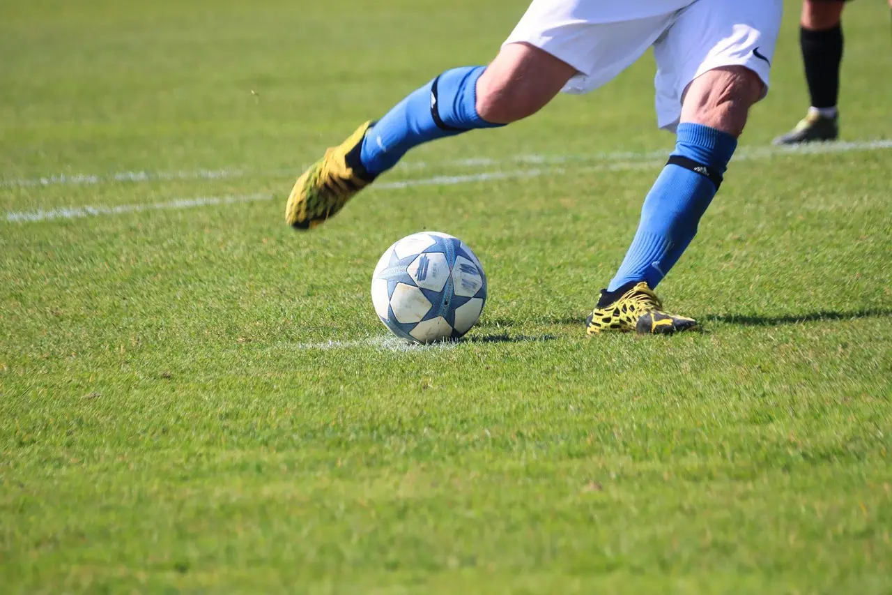 Smalle sejre, målrige remiser og en storsejr: Derde Divisie – Sunday runde 4 i samlet overblik