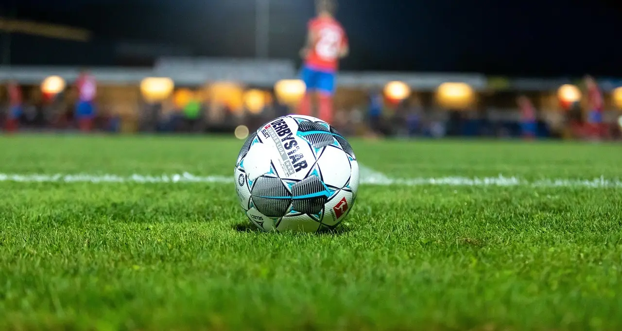 Målrig søndag i Derde Divisie: uafgjorte opgør og tætte afgørelser prægede runde 7