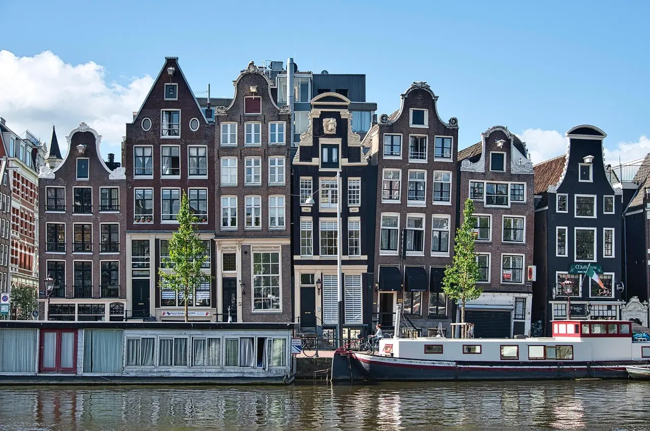 Hvordan er vejret i Amsterdam i april?