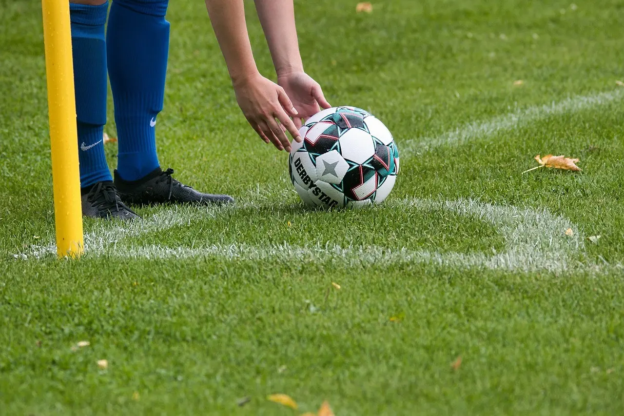 Blæser starten af – overblik over første runde i Eredivisie 2025/26