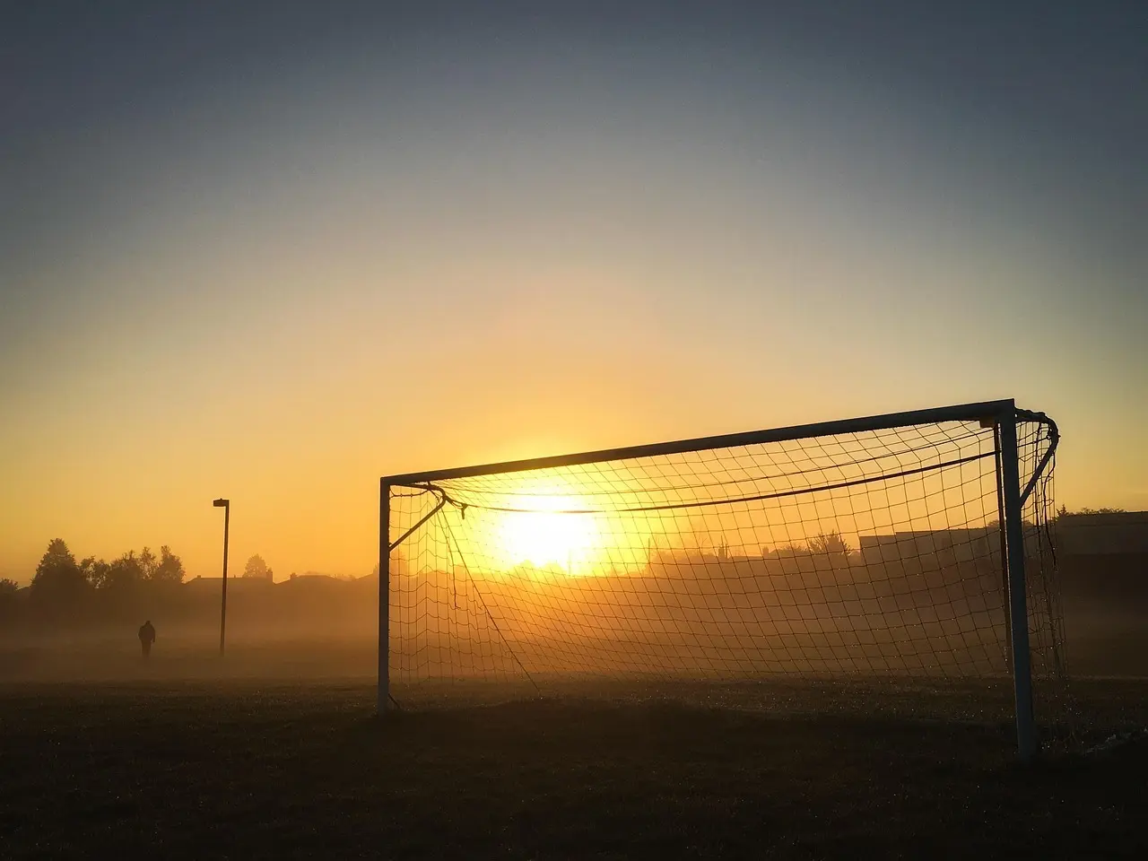Målrige momenter, stramme clean sheets og drama i tillægstiden – hele runde 8 i Tweede Divisie 2025/26
