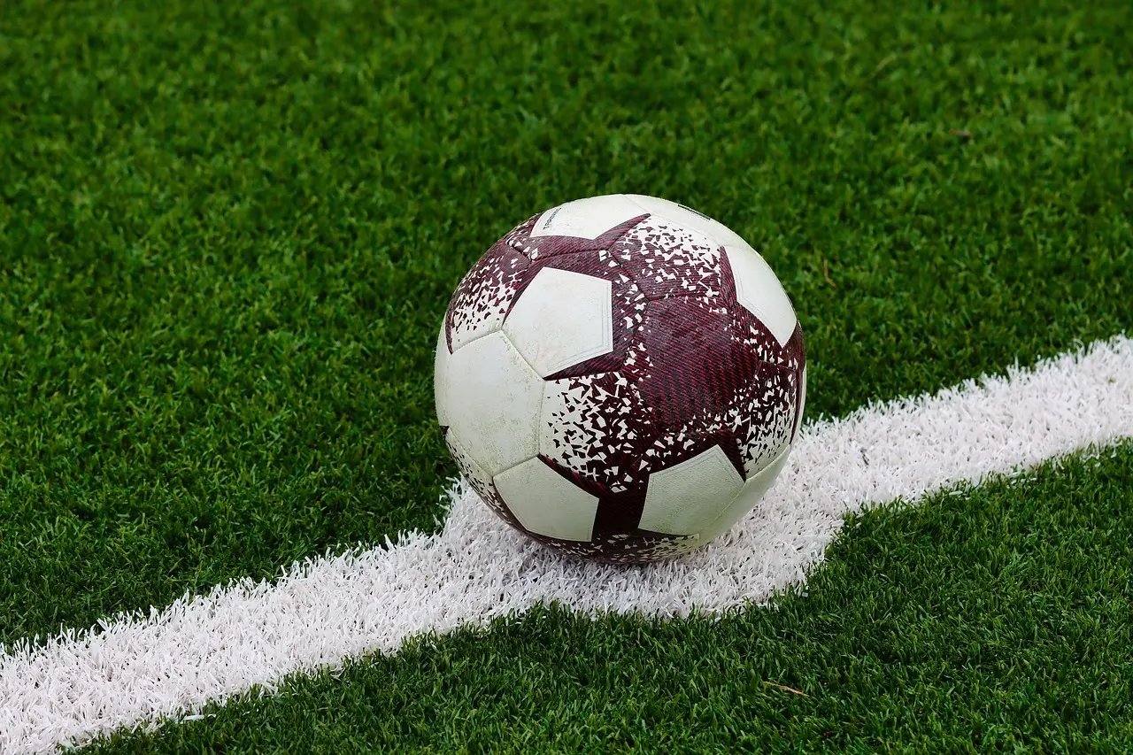 Målfest i Nijmegen og drama i Rotterdam – hele overblikket over Eredivisie runde 5